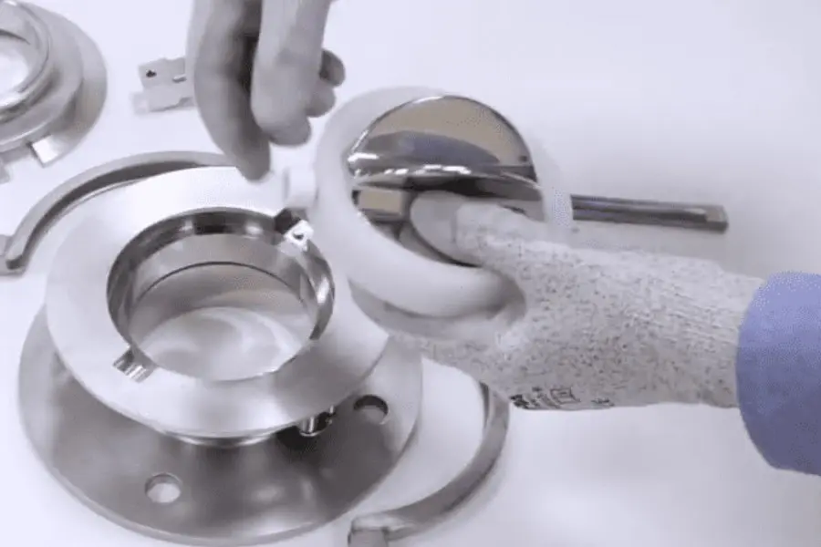 FDA compliant stainless steel split butterfly valve for pharmaceutical powder handling and cGMP manufacturing environments.